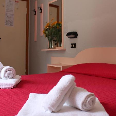 Hotel Laura 里米尼 外观 照片
