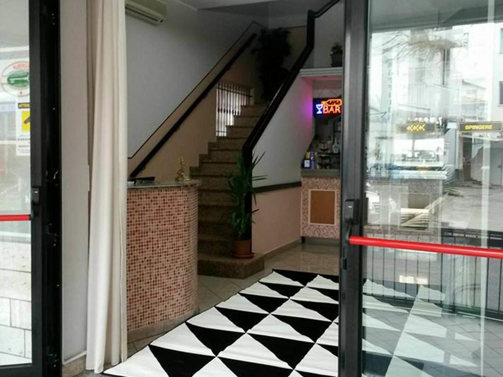Hotel Laura 里米尼 外观 照片