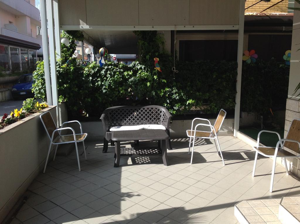Hotel Laura 里米尼 外观 照片