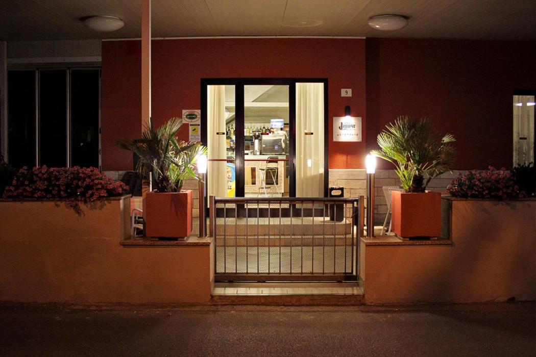 Hotel Laura 里米尼 外观 照片